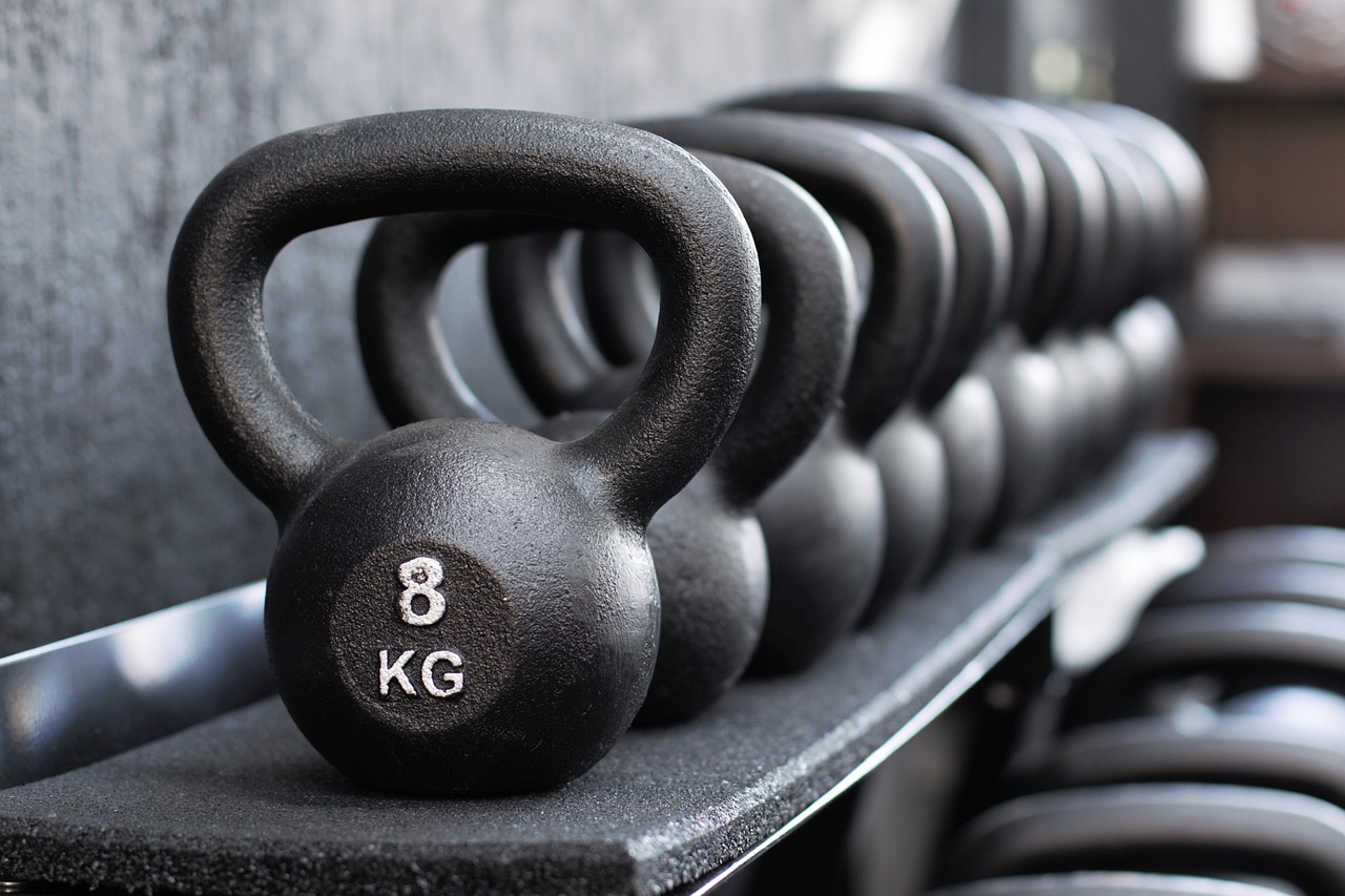 4 benefícios incríveis de balanços de kettlebell