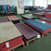 Material, você pode escolher diferentes materiais para o seu tapete de ioga personalizado, como borracha natural, por, pu, cortiça, TPE, PVC, camurça, eva, juta, cânhamo, NBR, etc. Materiais diferentes têm características diferentes, uma ampla gama de materiais para atender às suas necessidades.