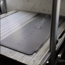 Processo de impressão, existem várias diferenças métodos de impressão, como impressão de tela, impressão de transferência de calor, impressão UV, etc. Escolheremos a melhor maneira de impressão de acordo com os materiais do seu tapete de ioga personalizado.