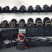 Portabilidade - A barbell de haltere ajustável 2 em 1 foi projetada para fornecer mais opções de treinamento e conveniência. Isso é alcançado através de recursos como design removível, materiais leves, design compacto, embalagem portátil e design ajustável. O conjunto portátil de barra de halteres tem tamanho menor, tornando -o ideal para treinamento em casa ou em espaços limitados.