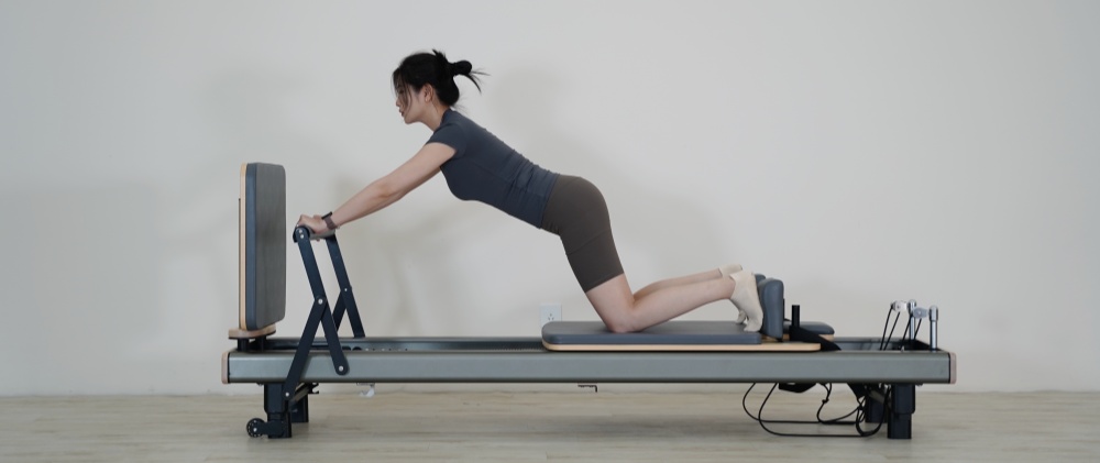 Gunmetal Anodized Aluminium Pilates Reformer Bed